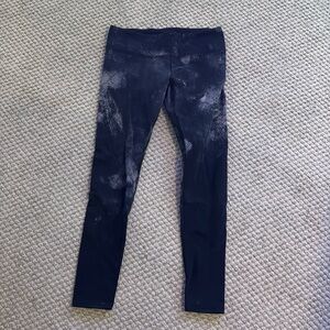 Alo yoga pants  black and white